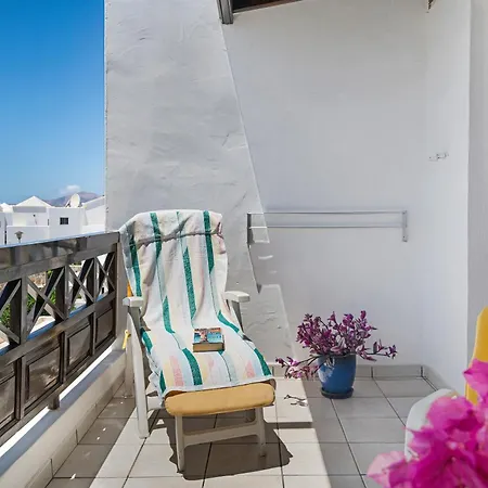 En Puerto Del Carmen, 4 Apartment