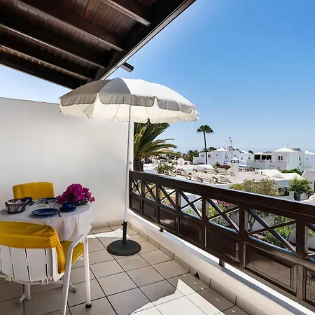 En Puerto Del Carmen, 4